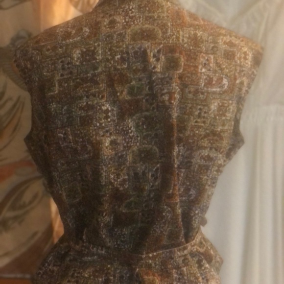 Vintage 1950’s Sanforized blouse- 100% cotton, abstract, sleeveless, with belt - Picture 3 of 7
